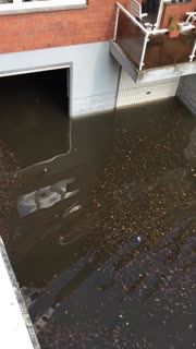 Garage unter Wasser.jpg